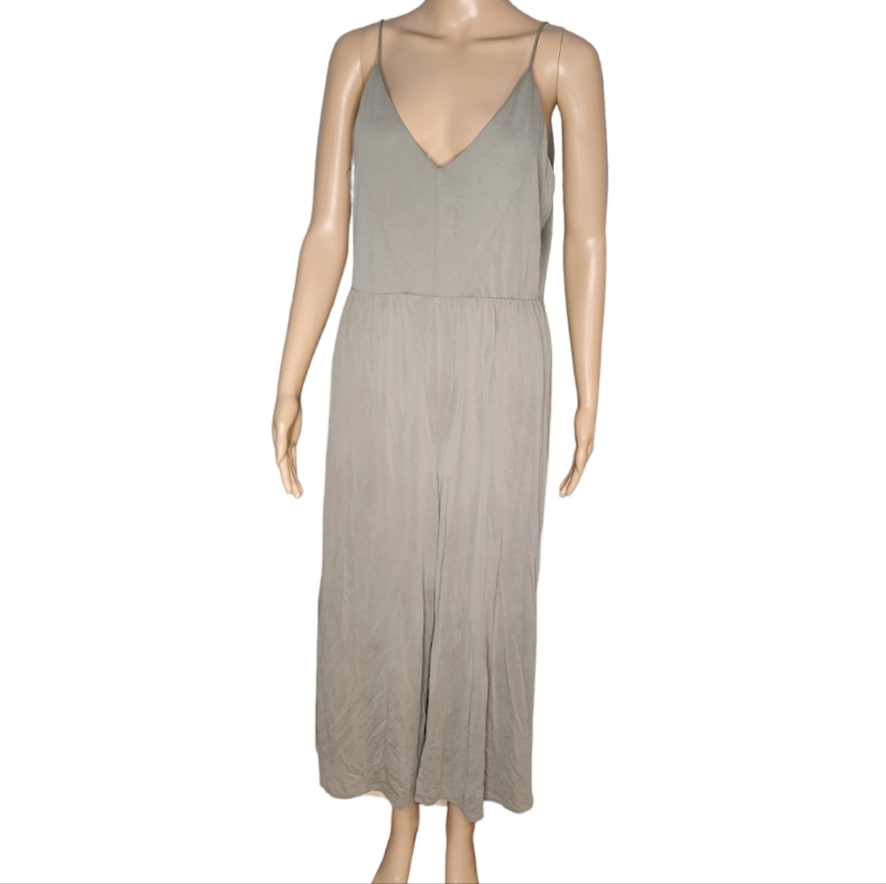Sienna Sky spaghetti strap jumpsuit color gree size L